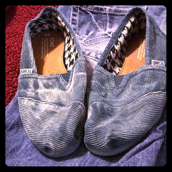 Toms Shoes - Super Cute Toms